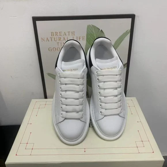 ALEXANDER MCQUEEN Oversized Larry Sneaker White Leather Black Suede Tail - Picture 4 of 5